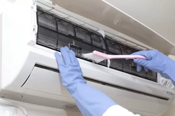 エアコンのフィルター掃除のやり方とは？