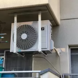 2019/02/25 大阪市東淀川区にてエアコン取付け室外機天吊りのサムネイル